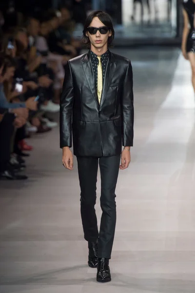 Look 29
